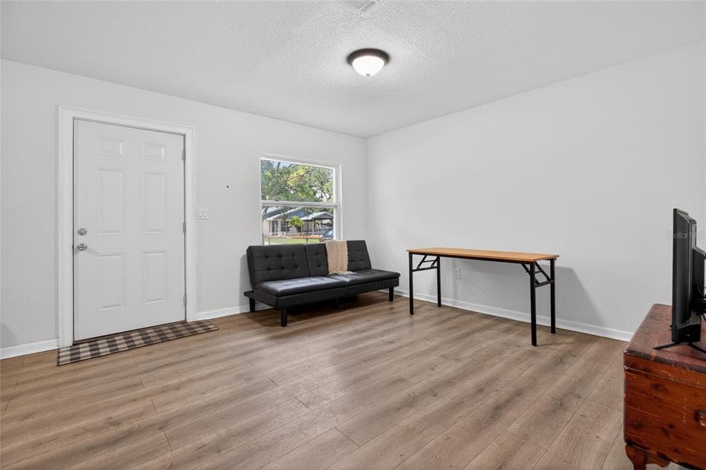 128 E 145TH AVENUE, TAMPA, FL 33613 — zdjęcie 3