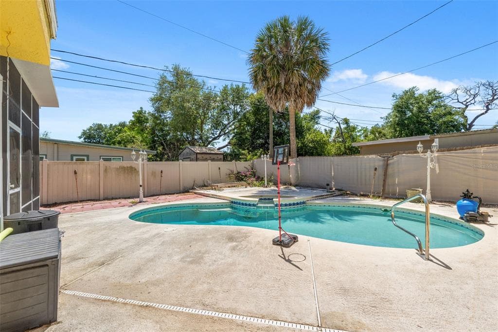 7300 11TH AVENUE N, ST PETERSBURG, FL 33710 — zdjęcie 2