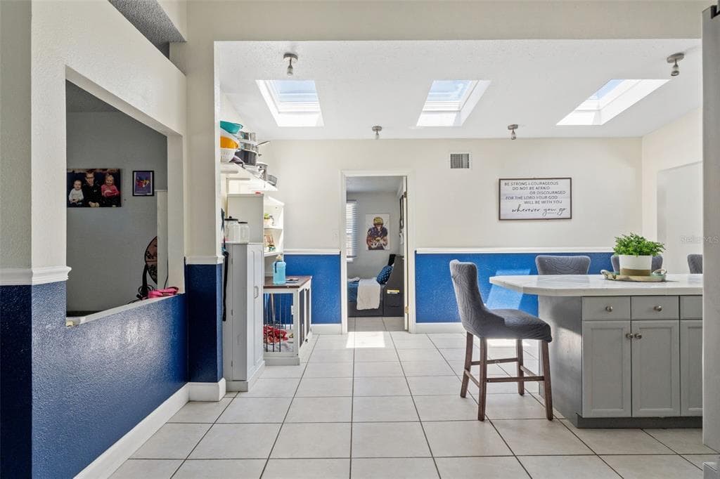 7300 11TH AVENUE N, ST PETERSBURG, FL 33710 — zdjęcie 5