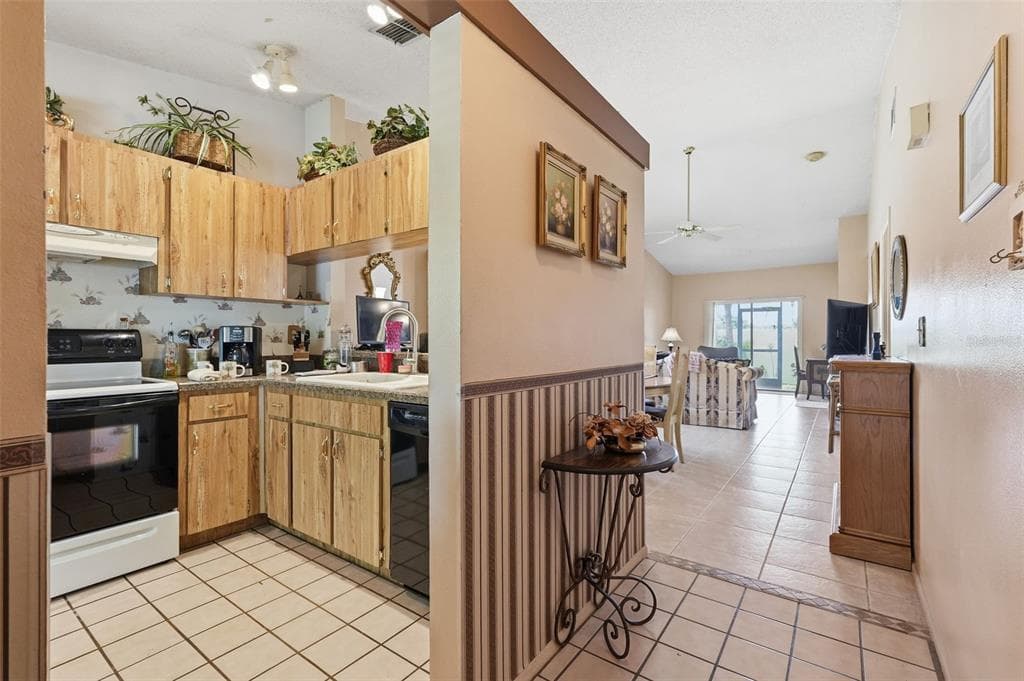 561 LAGUNA VISTA COURT, LARGO, FL 33771 — zdjęcie 4