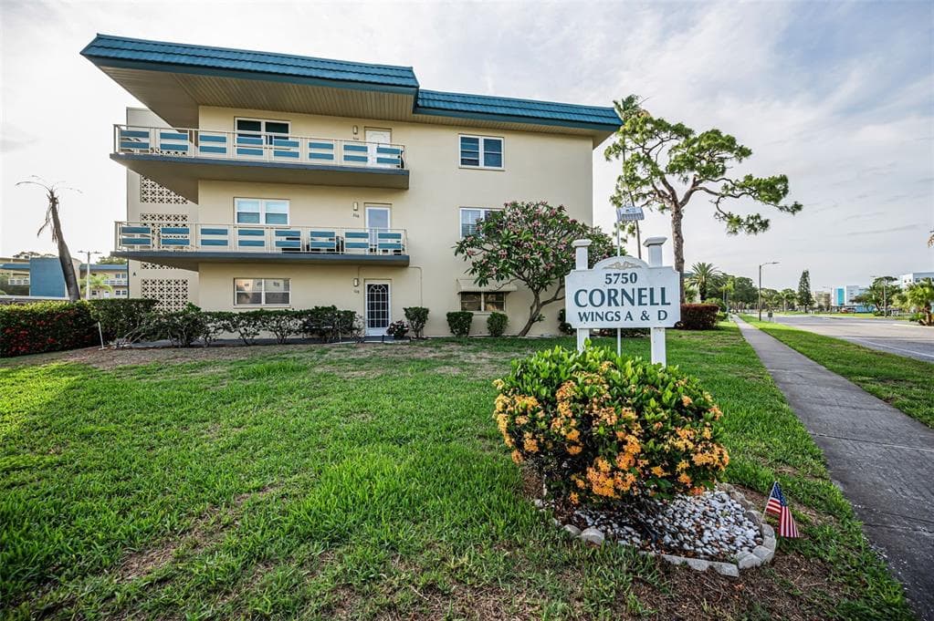 5750 80TH STREET N # D101, ST PETERSBURG, FL 33709