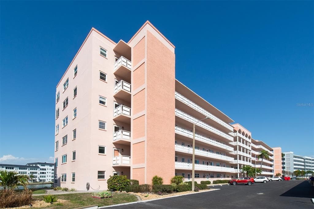 6025 SHORE BOULEVARD S # 405, GULFPORT, FL 33707 — zdjęcie 2
