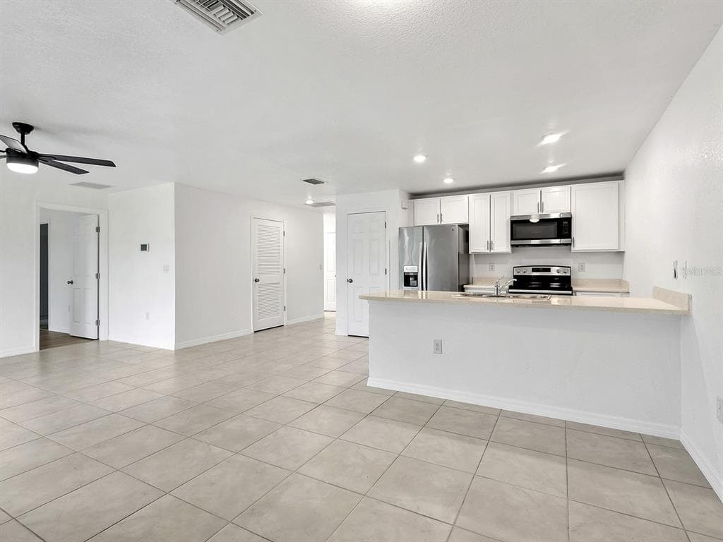 12168 GROSSPOINT AVENUE, PORT CHARLOTTE, FL 33981 — zdjęcie 4