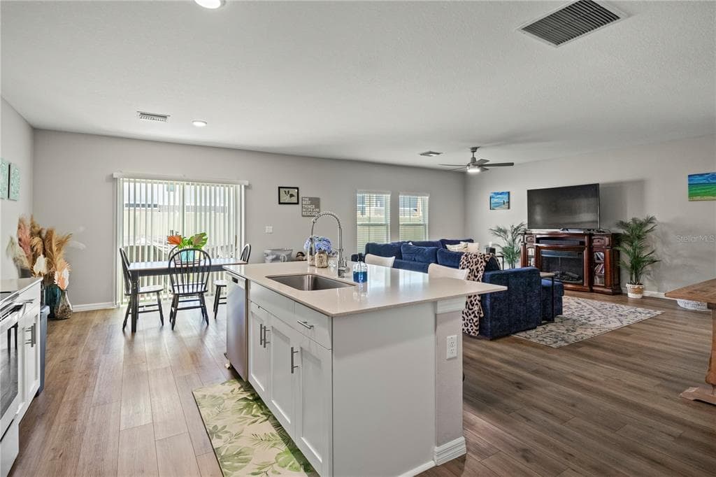 7580 FREESIA TRACE, WESLEY CHAPEL, FL 33545 — zdjęcie 3