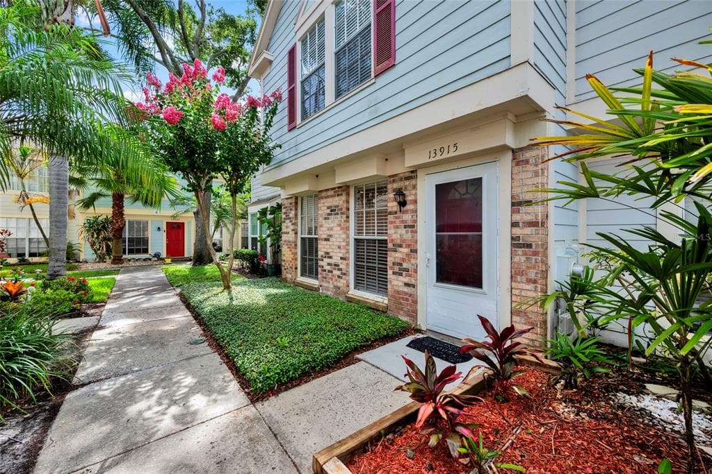 13915 FLETCHERS MILL DRIVE, TAMPA, FL 33613