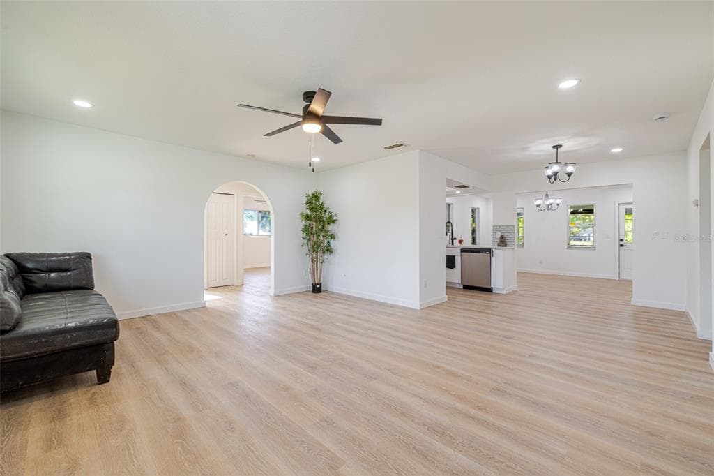 4211 5TH STREET W, LEHIGH ACRES, FL 33971 — zdjęcie 4