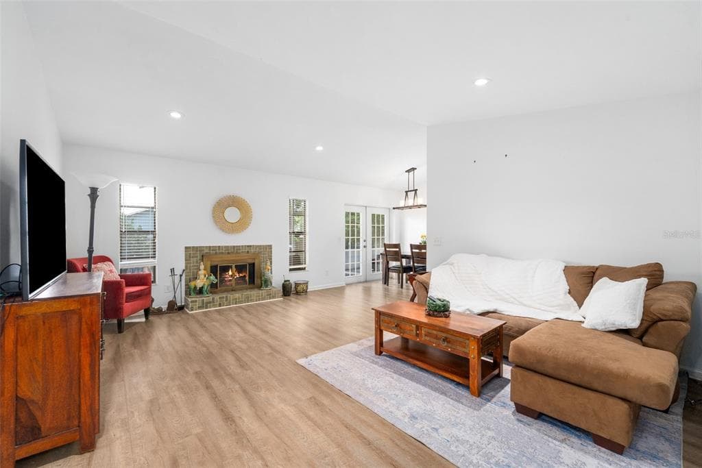 8127 SW 12TH PLACE, GAINESVILLE, FL 32607 — zdjęcie 4