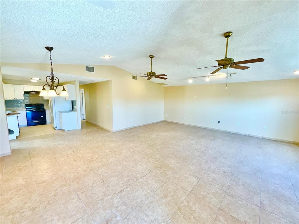 3127 CORONA DRIVE, HOLIDAY, FL 34690 — zdjęcie 2