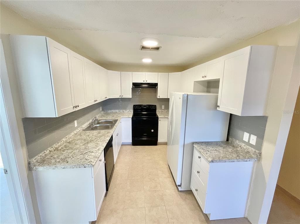3127 CORONA DRIVE, HOLIDAY, FL 34690 — zdjęcie 4