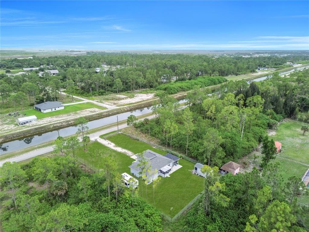 2021 HINES AVENUE, ALVA, FL 33920 — zdjęcie 4