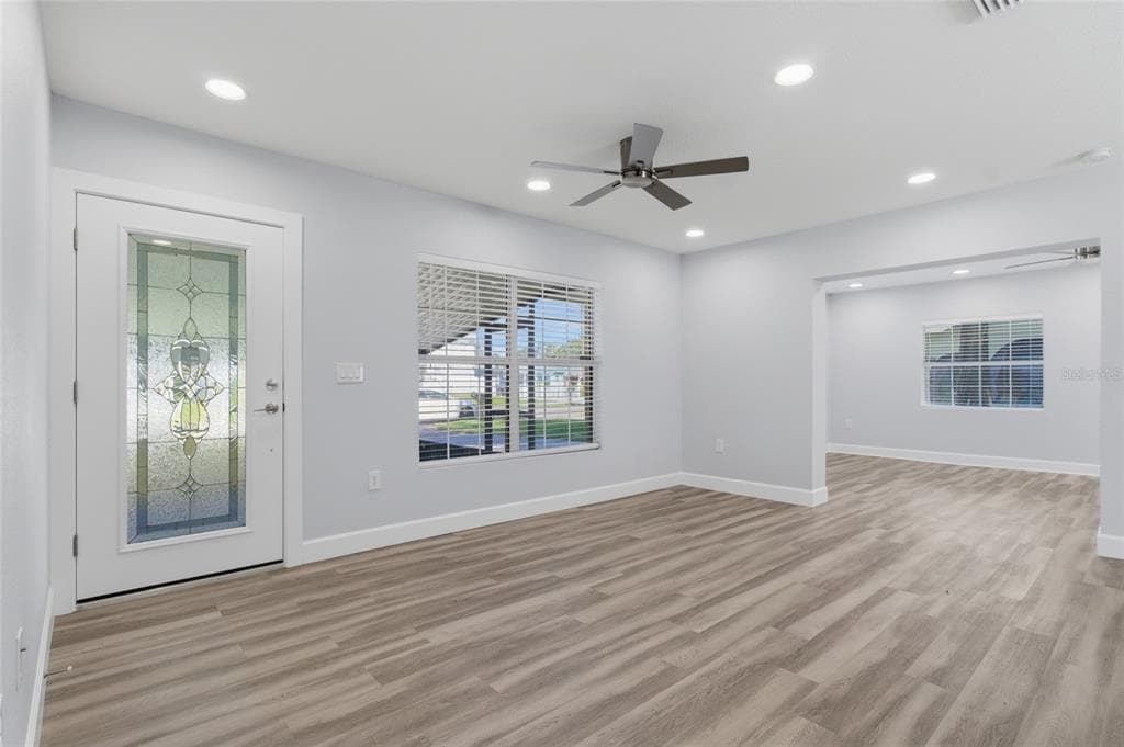 4509 26TH AVENUE S, TAMPA, FL 33619 — zdjęcie 2