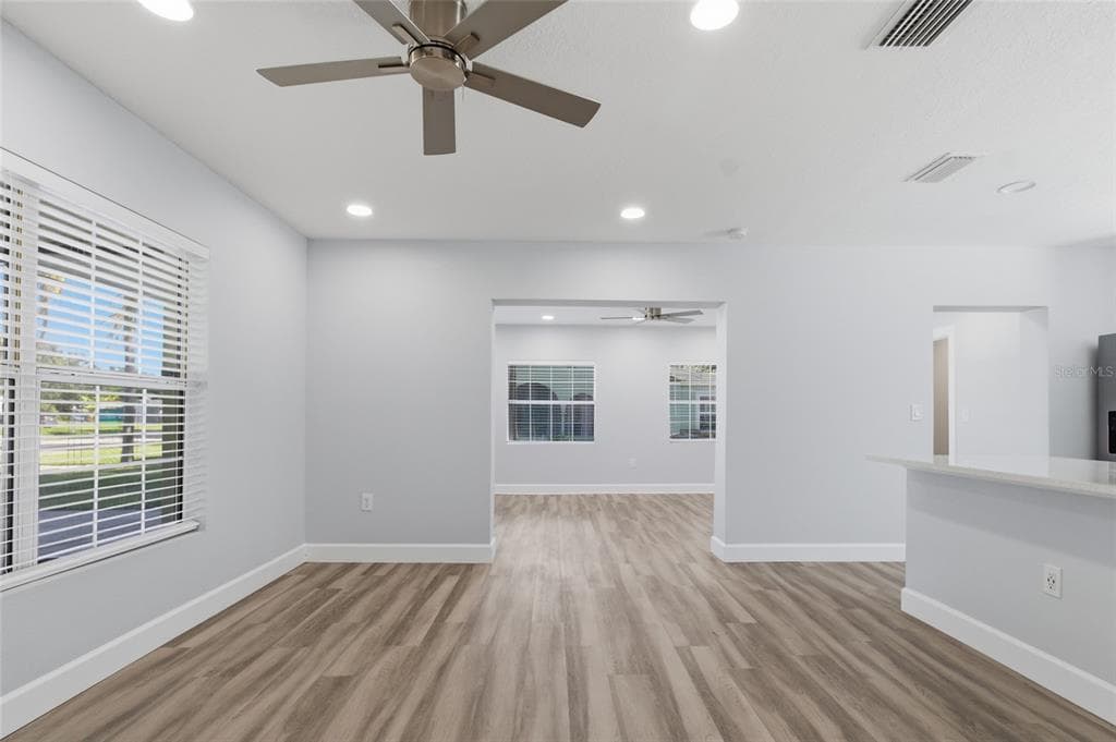 4509 26TH AVENUE S, TAMPA, FL 33619 — zdjęcie 3