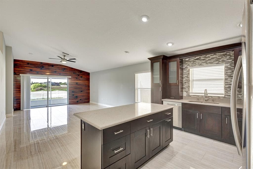 8105 TAR HOLLOW DRIVE, GIBSONTON, FL 33534 — zdjęcie 5