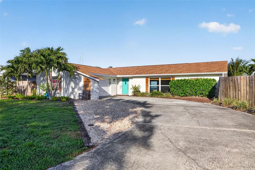 4200 BEACH DRIVE SE, ST PETERSBURG, FL 33705 — zdjęcie 2