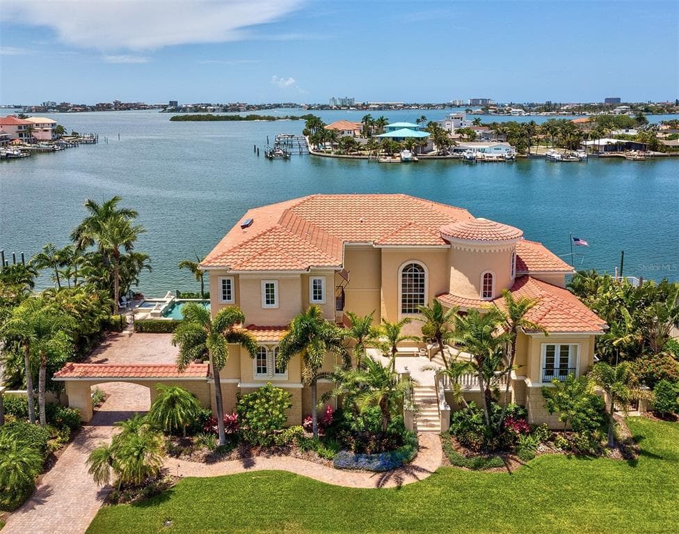 6224 PASADENA POINT BOULEVARD, GULFPORT, FL 33707