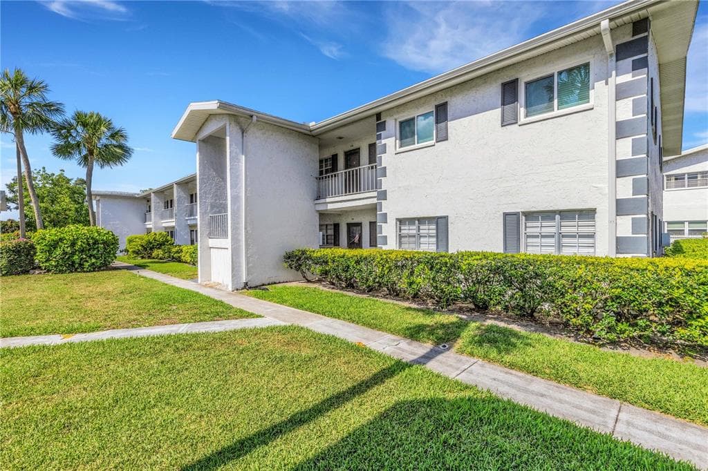 105 47TH AVENUE DRIVE W # 376, BRADENTON, FL 34207