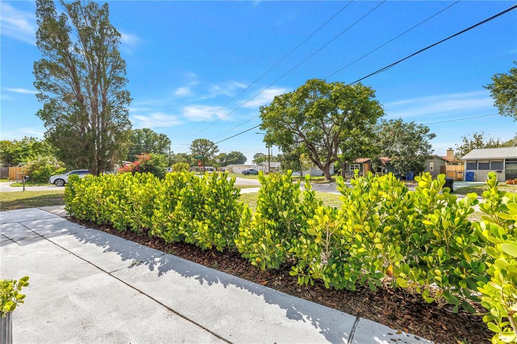 7599 MEADOWLAWN DRIVE N, ST PETERSBURG, FL 33702 — zdjęcie 5