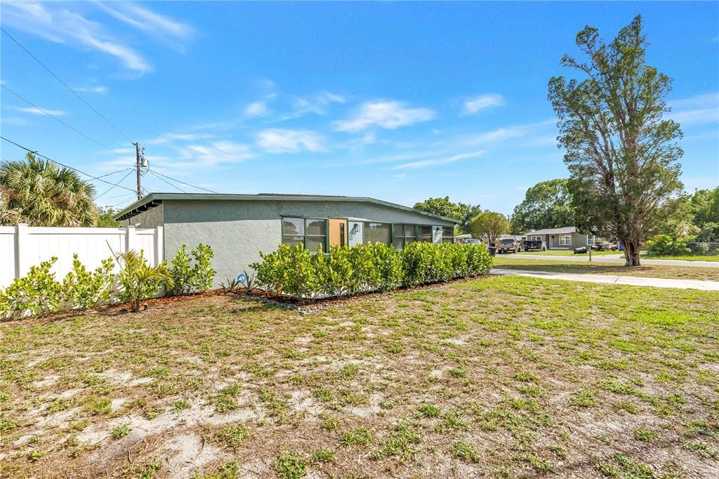 7599 MEADOWLAWN DRIVE N, ST PETERSBURG, FL 33702 — zdjęcie 4