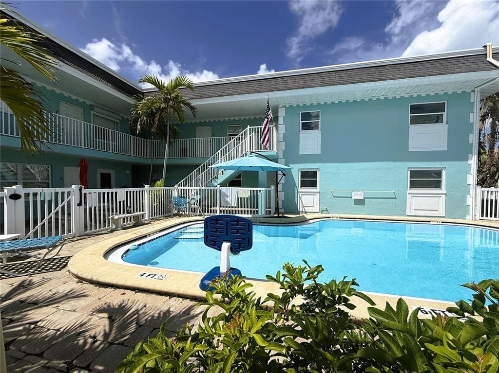 11440 1ST STREET E # 2, TREASURE ISLAND, FL 33706 — zdjęcie 2