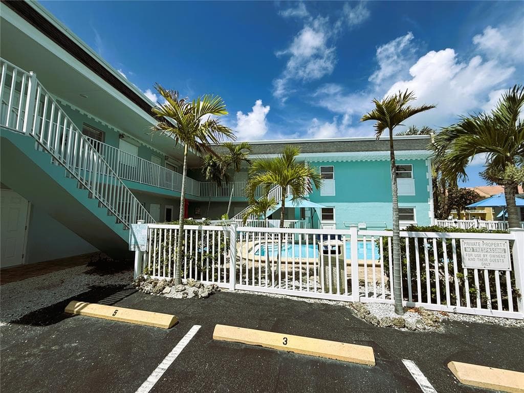 11440 1ST STREET E # 2, TREASURE ISLAND, FL 33706