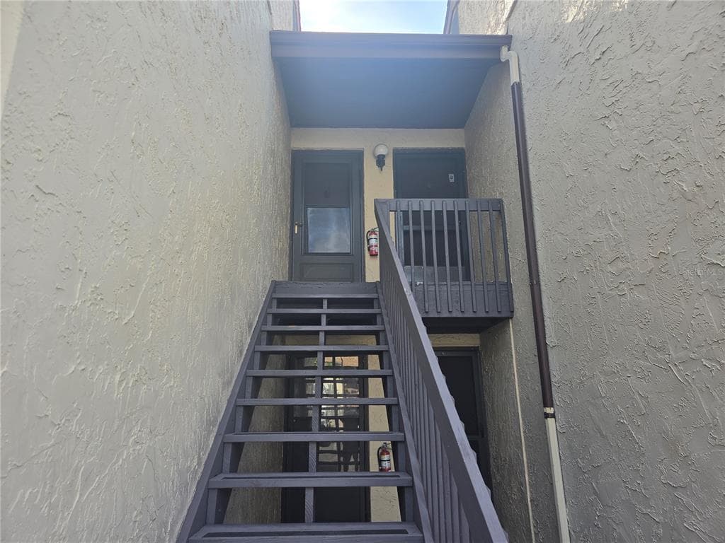 2721 HIDDEN LAKE BOULEVARD # C, SARASOTA, FL 34237 — zdjęcie 3