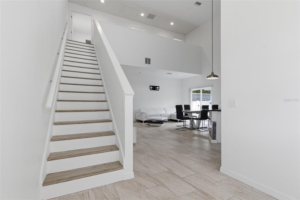 3702 WIGGINS LEAF STREET, TAMPA, FL 33619 — zdjęcie 3