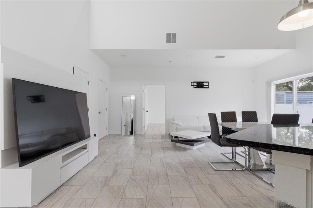 3702 WIGGINS LEAF STREET, TAMPA, FL 33619 — zdjęcie 5