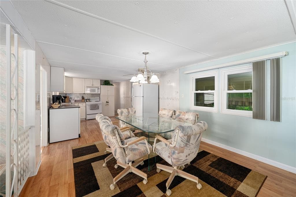 1027 VERMONT AVENUE, LADY LAKE, FL 32159 — zdjęcie 3
