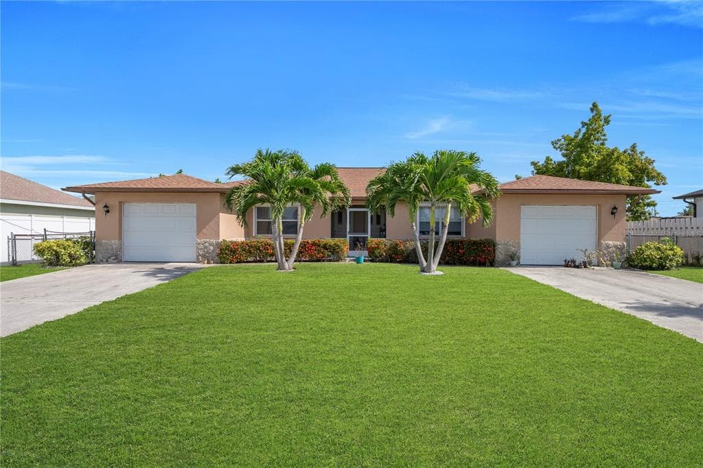 836 SW TRAFALGAR PKWY, CAPE CORAL, FL 33991