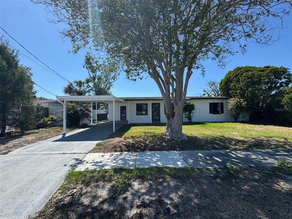5812 LIVERPOOL DRIVE, TAMPA, FL 33615