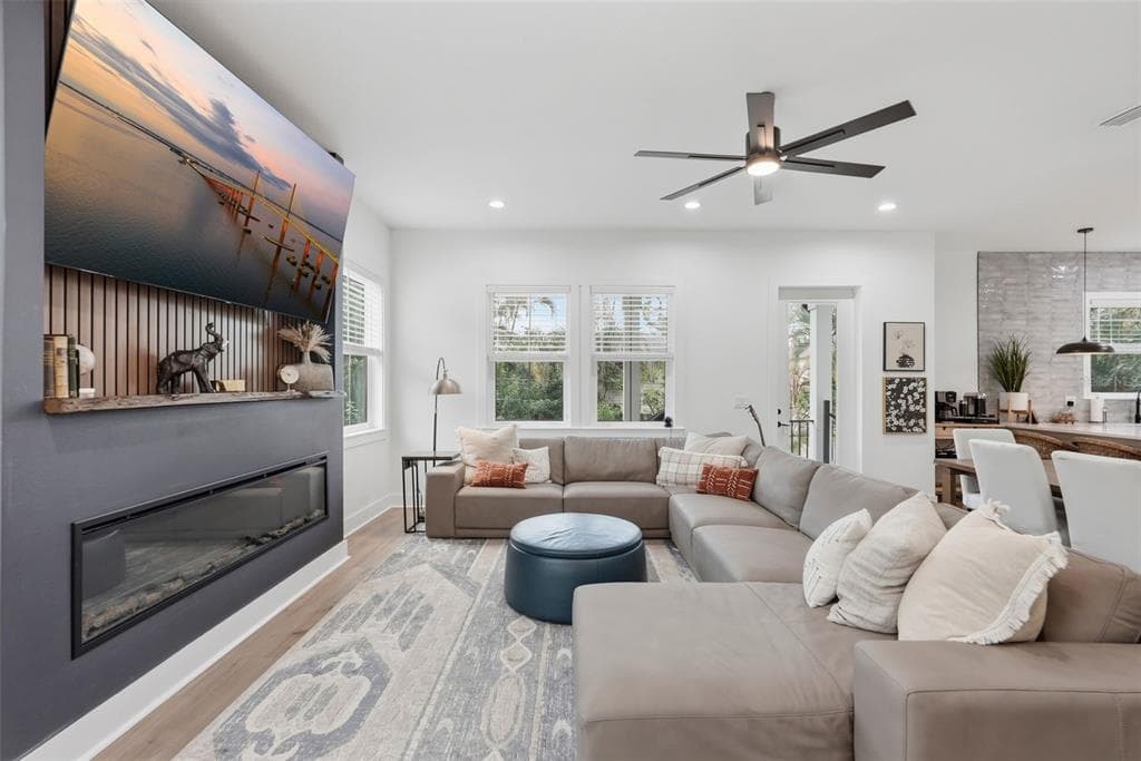 1727 MARYLAND AVENUE NE, ST PETERSBURG, FL 33703 — zdjęcie 4