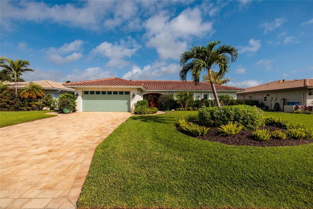 2011 MICHIGAN AVENUE NE, ST PETERSBURG, FL 33703 — zdjęcie 4