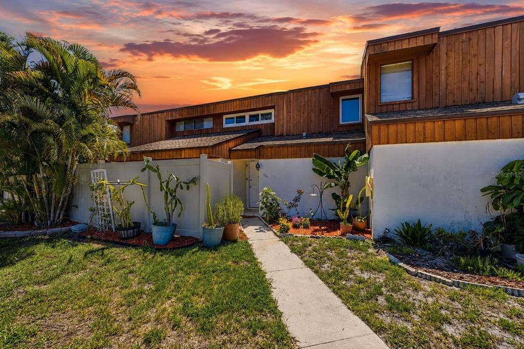 2074 SUNSET POINT ROAD # 136, CLEARWATER, FL 33765 — zdjęcie 2