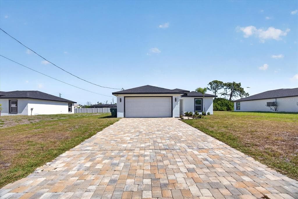 12114 CLARENDON AVENUE, PORT CHARLOTTE, FL 33981 — zdjęcie 2