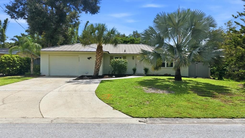 6233 ROCKEFELLER AVENUE, SARASOTA, FL 34231