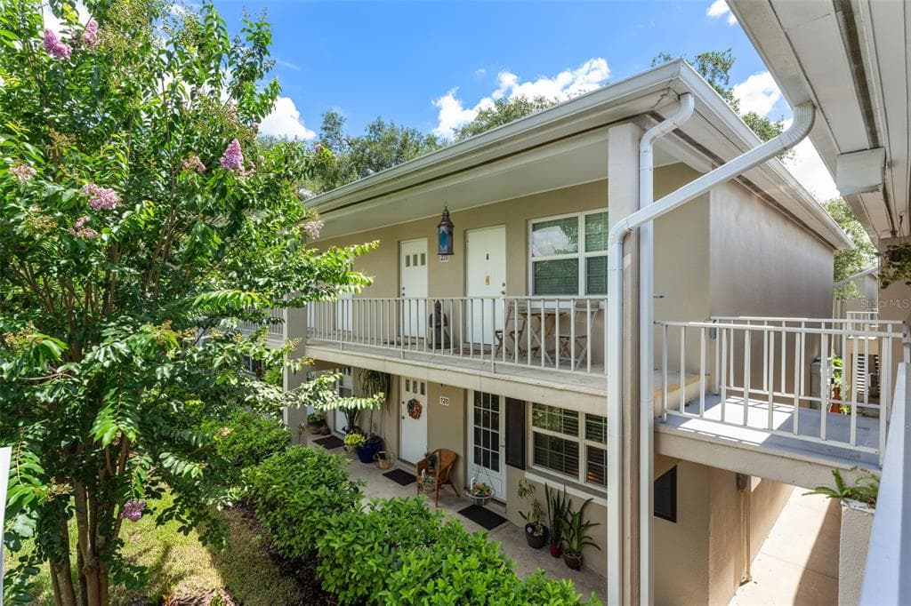 2500 LEE ROAD # 220, WINTER PARK, FL 32789