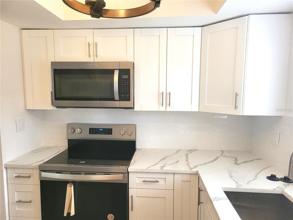 1835 MARYLAND AVENUE NE, ST PETERSBURG, FL 33703 — zdjęcie 3