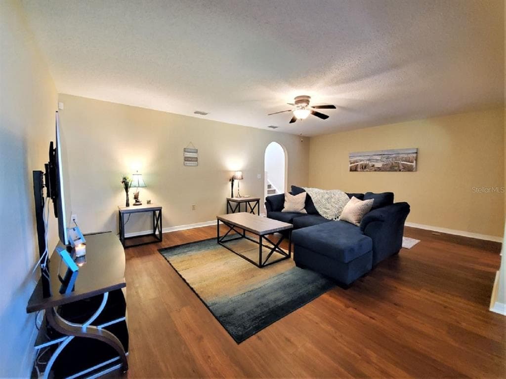 9870 ASHBURN LAKE DRIVE, TAMPA, FL 33610 — zdjęcie 2