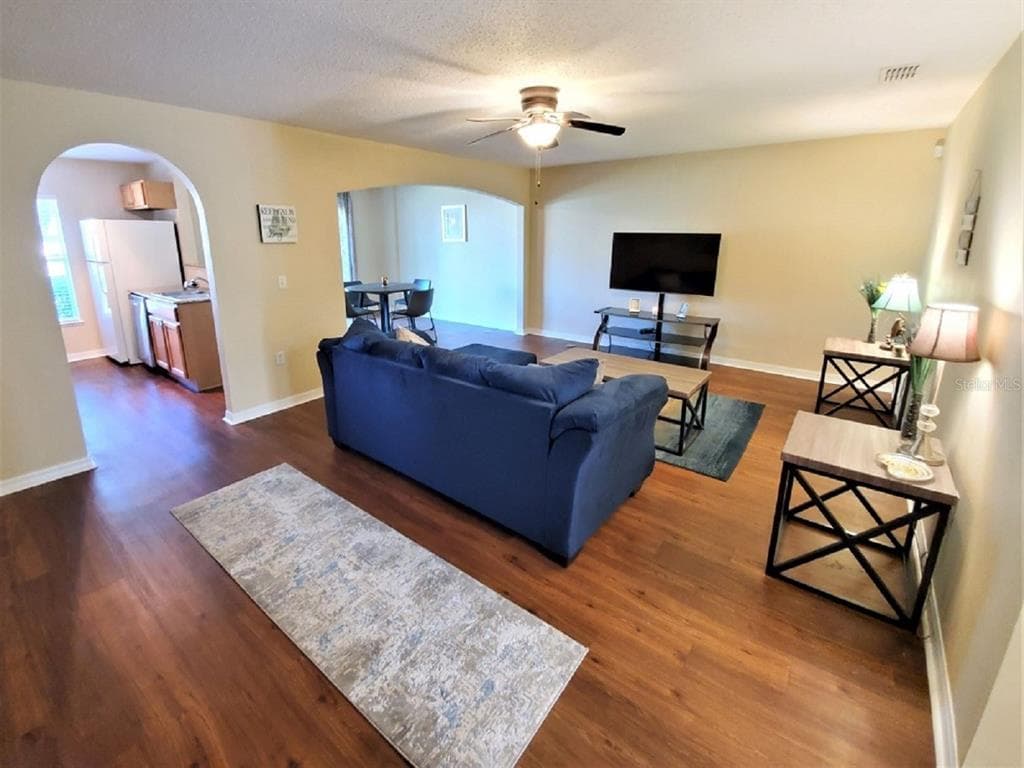 9870 ASHBURN LAKE DRIVE, TAMPA, FL 33610 — zdjęcie 3