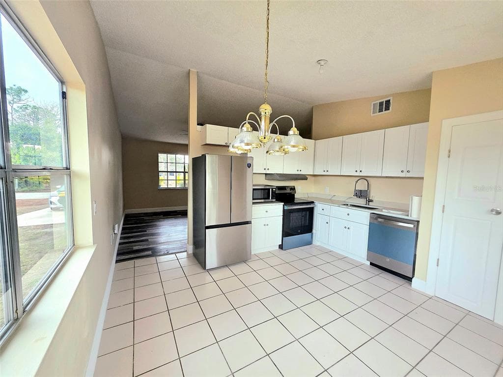 12091 CROSSGATE AVENUE, PORT CHARLOTTE, FL 33981 — zdjęcie 2