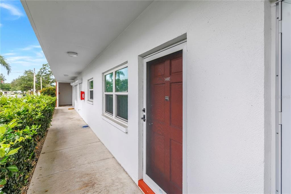 5729 13TH AVENUE N # 102D, ST PETERSBURG, FL 33710 — zdjęcie 2