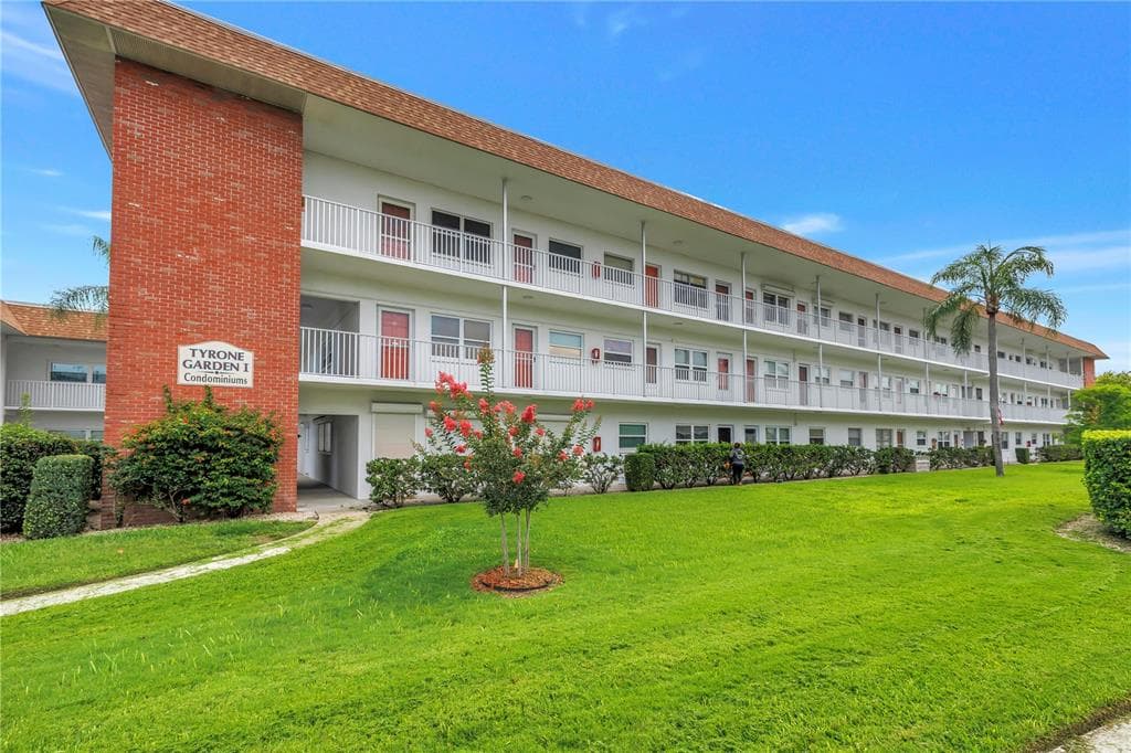5729 13TH AVENUE N # 102D, ST PETERSBURG, FL 33710