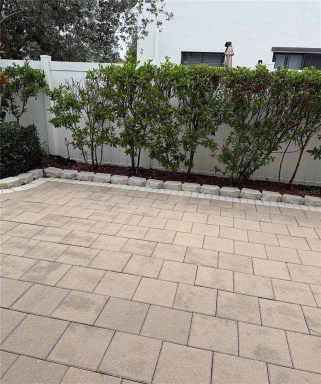 10306 W 33RD LANE, HIALEAH, FL 33018 — zdjęcie 4