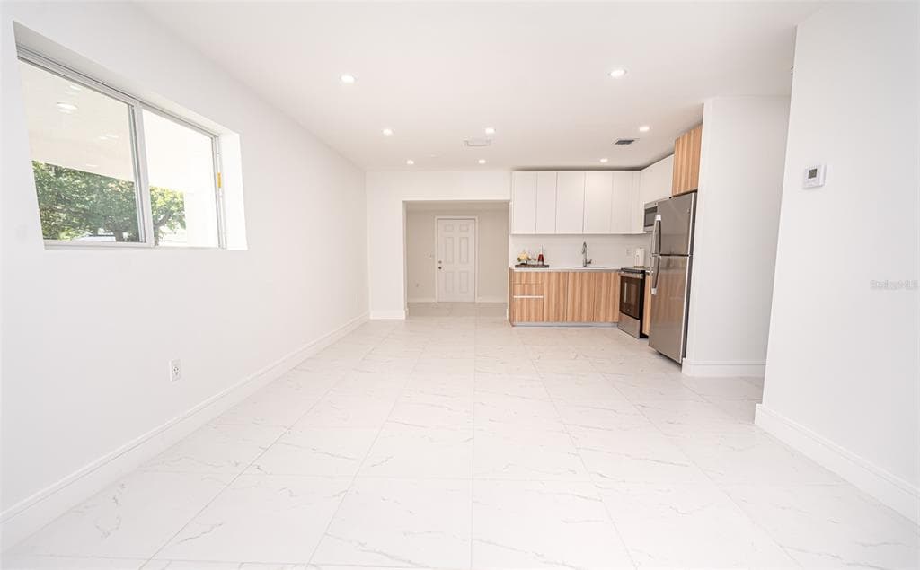 20720 NW 34 AVENUE, MIAMI GARDENS, FL 33056 — zdjęcie 5