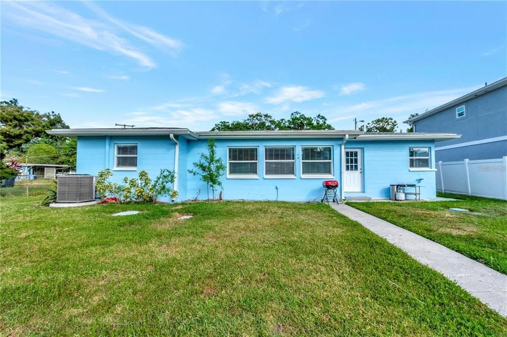 4512 26TH AVENUE S, TAMPA, FL 33619 — zdjęcie 3