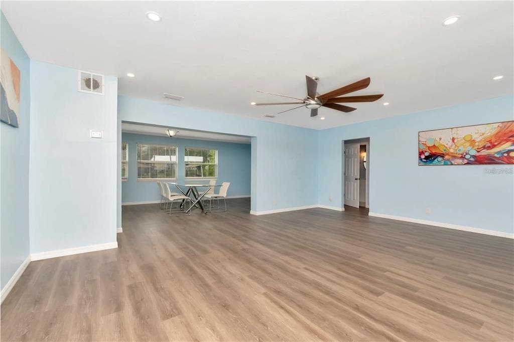 4512 26TH AVENUE S, TAMPA, FL 33619 — zdjęcie 4