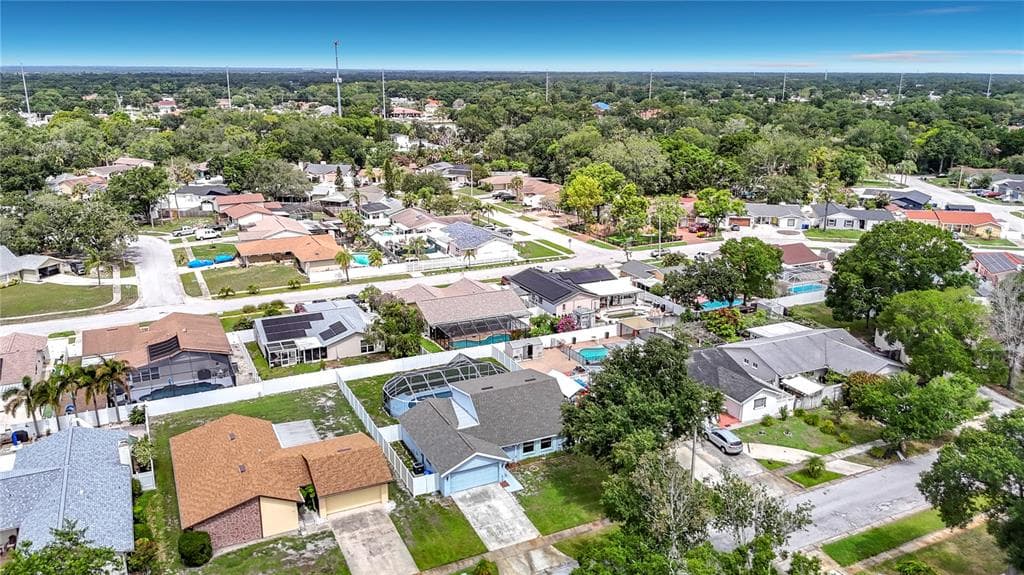 7010 COBBLEWOOD COURT, TAMPA, FL 33615 — zdjęcie 4