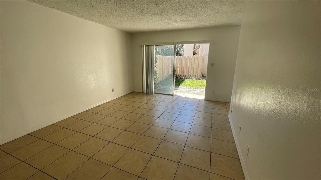 7502 NEEDLE LEAF PLACE # 66, TAMPA, FL 33617 — zdjęcie 3