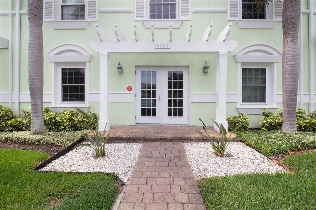 5282 BEACH DRIVE SE # APT D, ST PETERSBURG, FL 33705 — zdjęcie 3