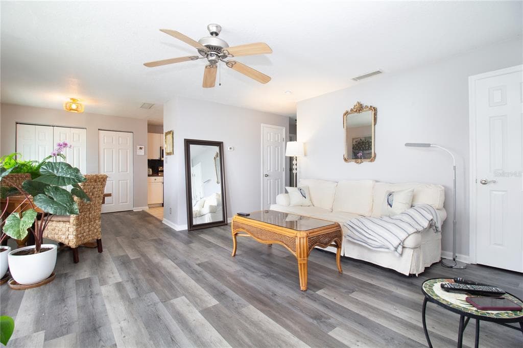5282 BEACH DRIVE SE # APT D, ST PETERSBURG, FL 33705 — zdjęcie 5